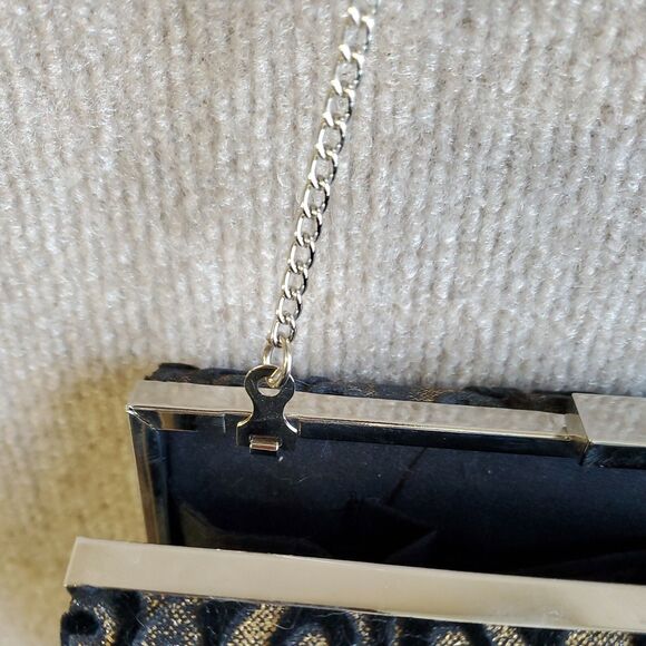 Evening Bag Clutch Purse Formal Black Velvet Baroque Metal Clasp Chain Strap - Picture 9 of 10